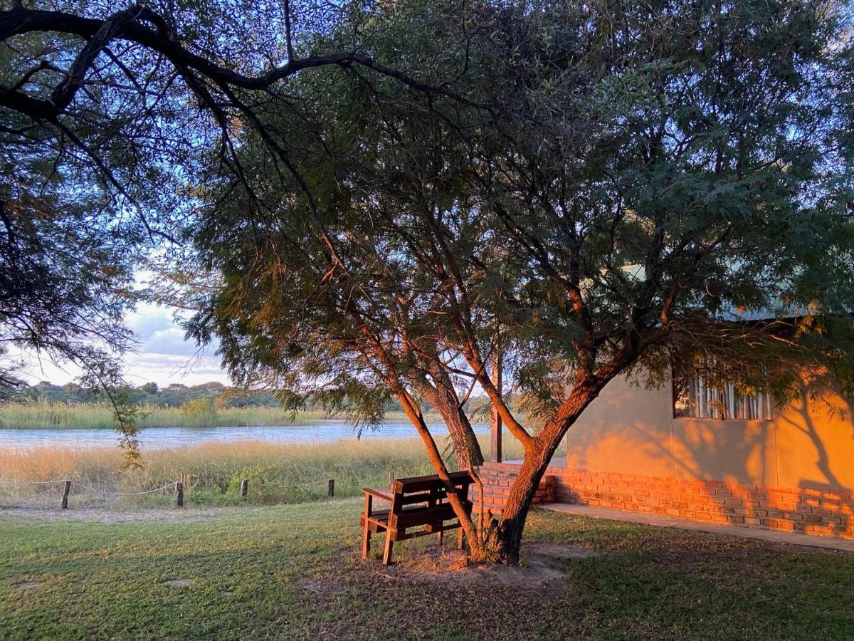 Divundu Kuvira River Camp מראה חיצוני תמונה
