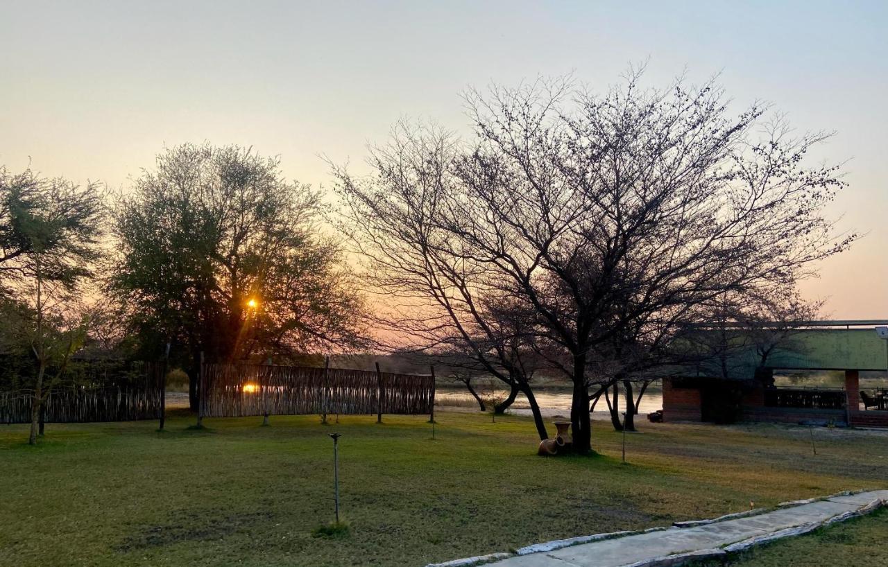 Divundu Kuvira River Camp מראה חיצוני תמונה